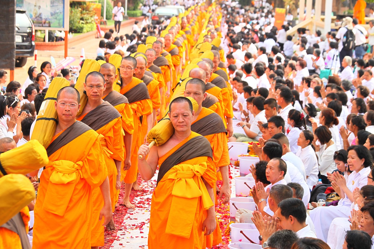 buddhists, monks, orange, robes, ceremony, convention, meeting, meditating, people, meditation, peace, tradition, thailand, bangkok, pray, prayer, belief, walk, wat, phra dhammakaya, temple, dhammakaya pagoda, more than, million, budhas, gold, buddhism