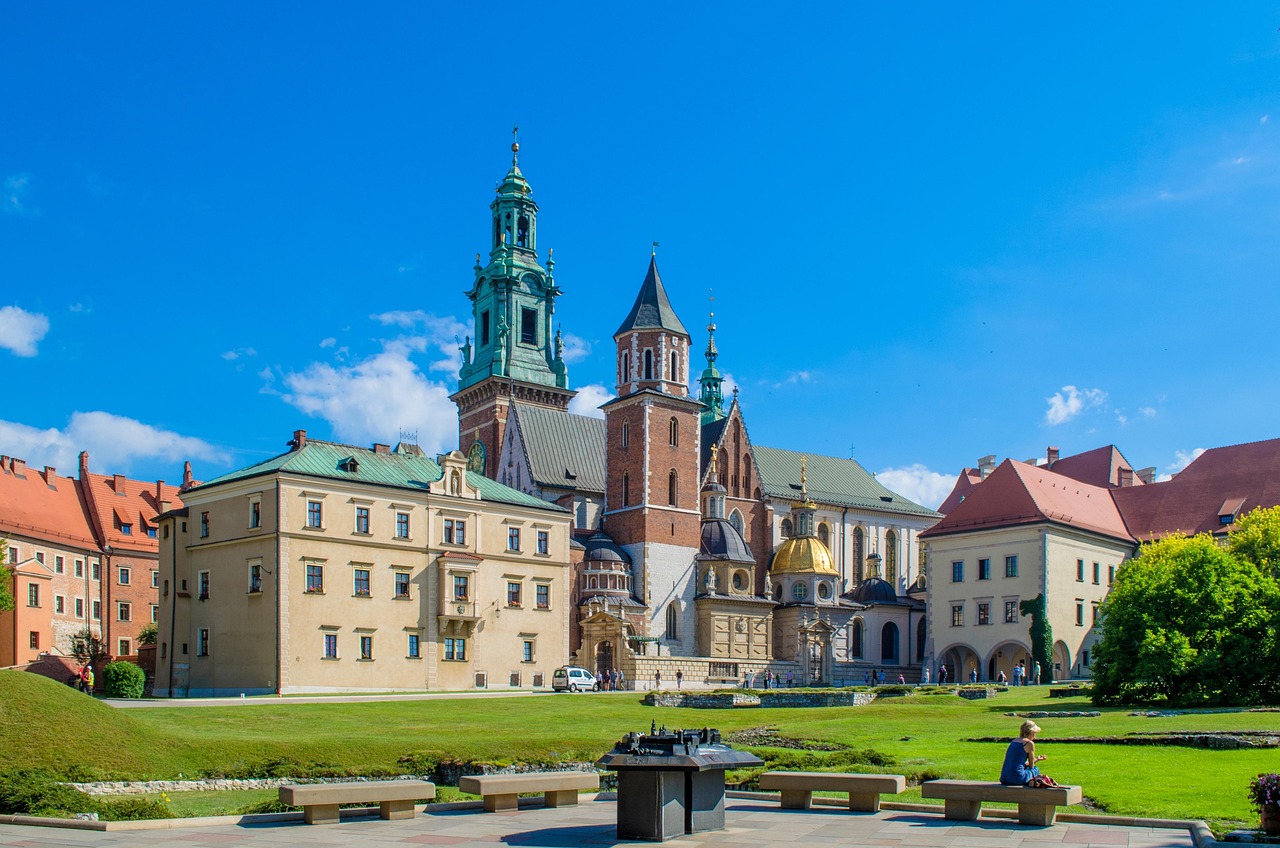 krakow, castle, nature, fortress, garden, wawel, europe, poland, tower, city, tourism, blue sky