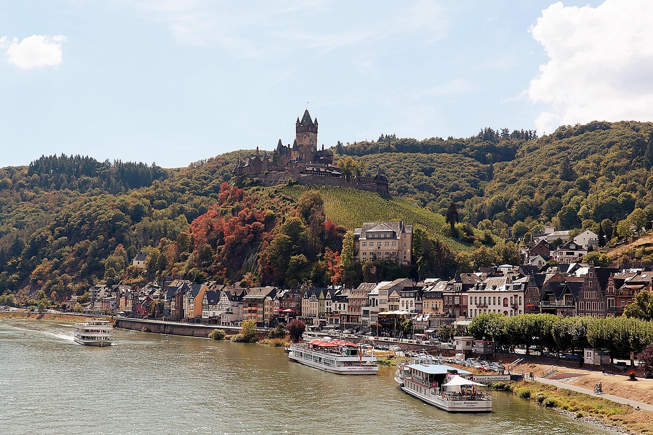 castle, ships, vineyards, cochem, germany, reichsburg, moselle, höhenburg, middle ages, landmark, vacations, sightseeing, tourism, wine growing, nature, fall, landscape, city, castle, vineyards, vineyards, cochem, cochem, cochem, cochem, cochem, germany, moselle, moselle, tourism, fall