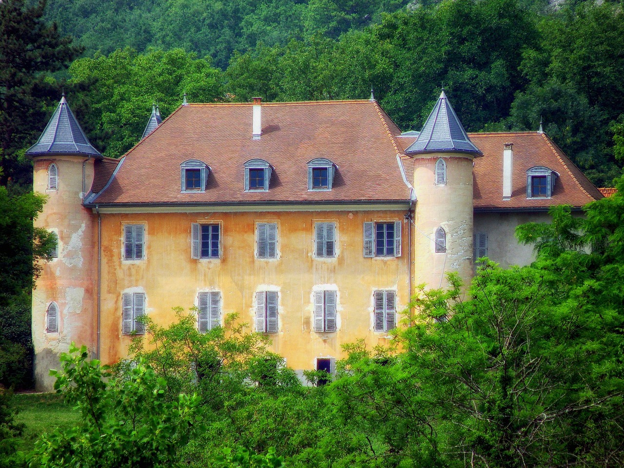 chateau de bornes, france, castle, historic, historical, old, architecture, forest, trees, woods, nature, outside, rural