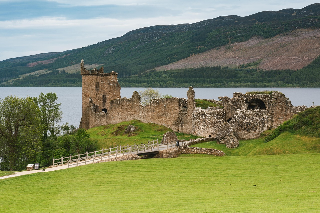 urquhart castle, castle, scotland, scottish, rom, nature, lake, loch ness, landscape