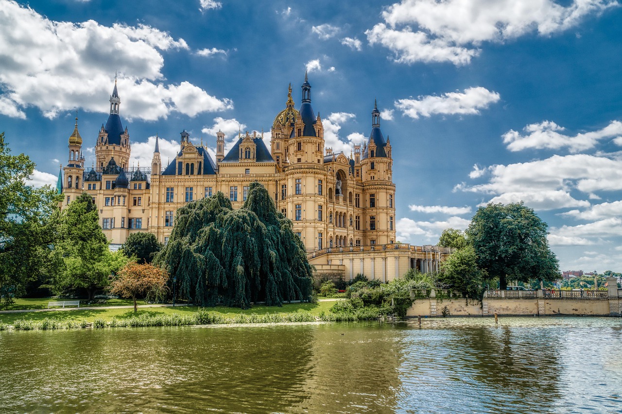 castle, fortress, state capital, architecture, schwerin, mecklenburg western pomerania, tourist attraction, tourism