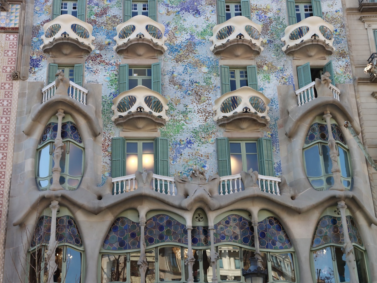 A large building with many windows and balconies
