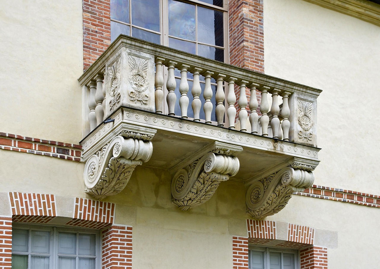 fontainebleau, palace, balcony, france, exterior, building, historic, royal, architecture