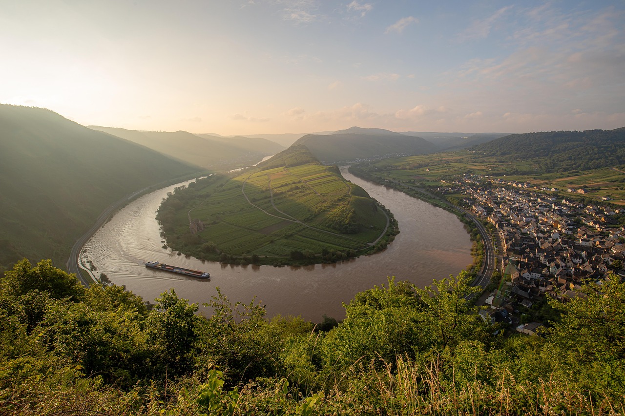 moselle, bremm, rhineland-palatinate, germany, flow, locality, vineyards, village, wine, river loop, wine barrel, barrel, wine growing, settlement, local community, houses, wine town, mosel loop, monument, steep slope, nature