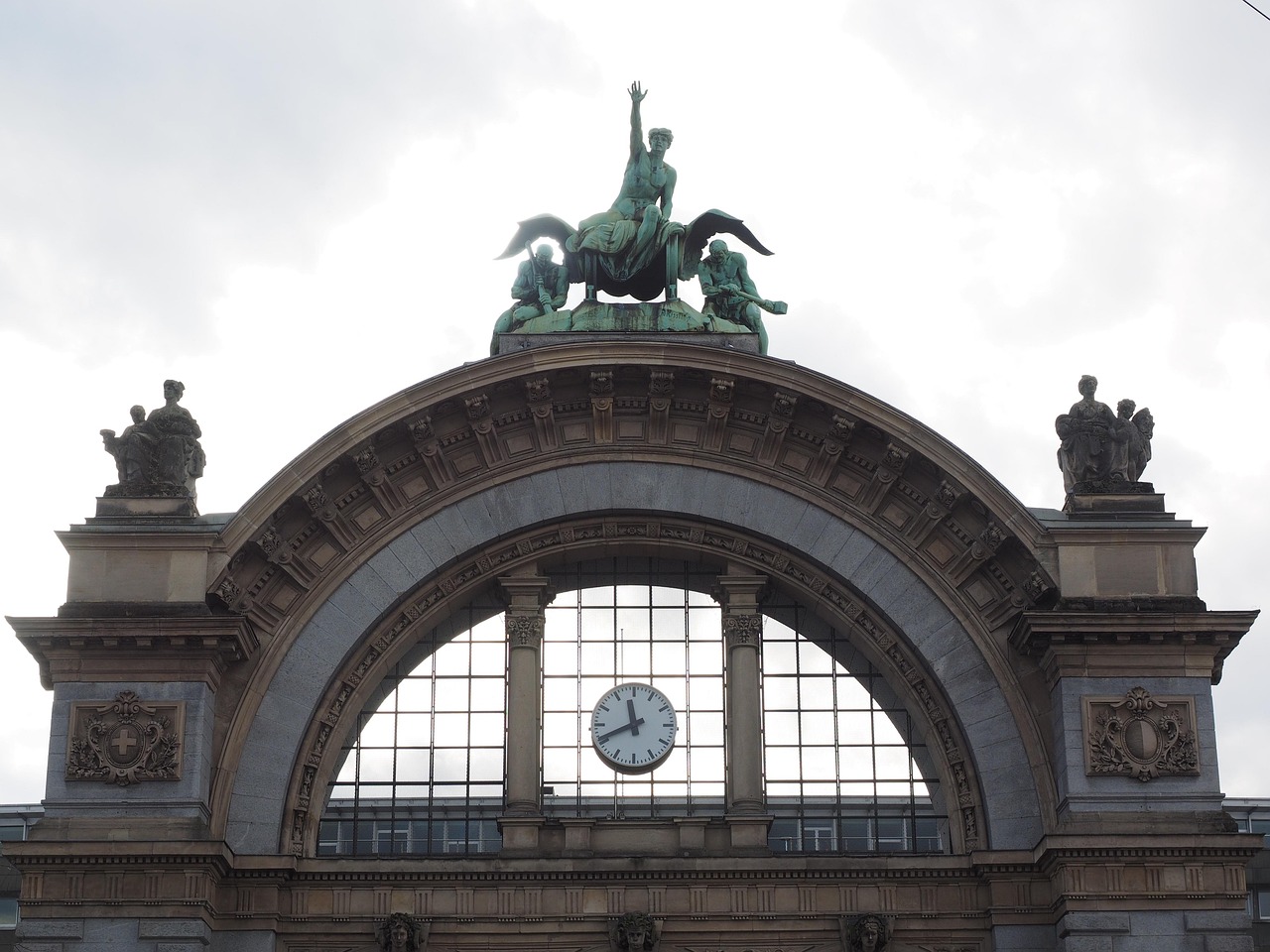 lucerne railway station, station portal, statues, figure group, characters, kissling, richard kissling, monument, sightseeing