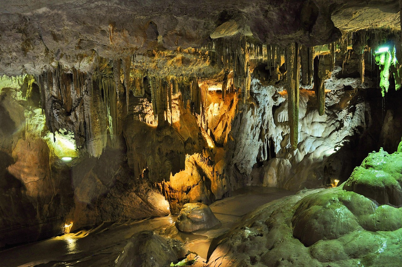 cave, cavern, stalactites, stalagmites, geology, natural, underground, water, limestone, tunnel, nature, grotto, rocks