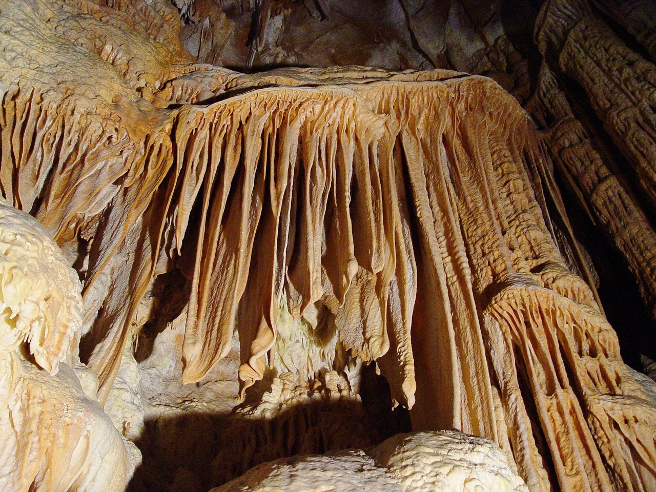 stalactite, stalagmite, stalagnate, cave, lime, limescale deposits, stalactite cave, mysterious, fabric, stalactites, stalagmites, characters, grotto, cold, cavity, cool, cave exploration