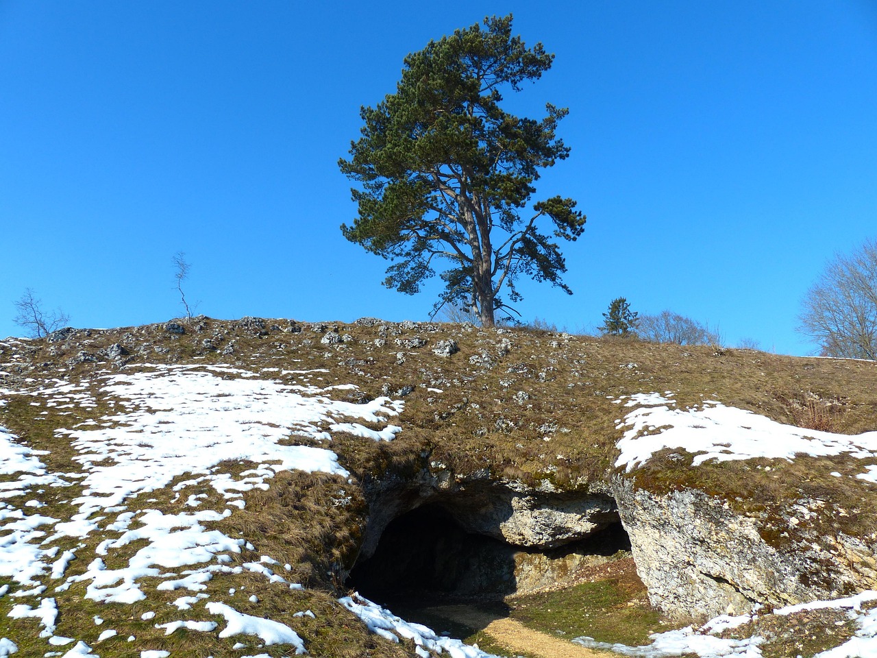 bird stove cave, cave, cave entrance, niederstotzingen, lonetal, karst cave, place of discovery, upper paleolithic, swabian alb, germany, nature, hill, mountain, excavations