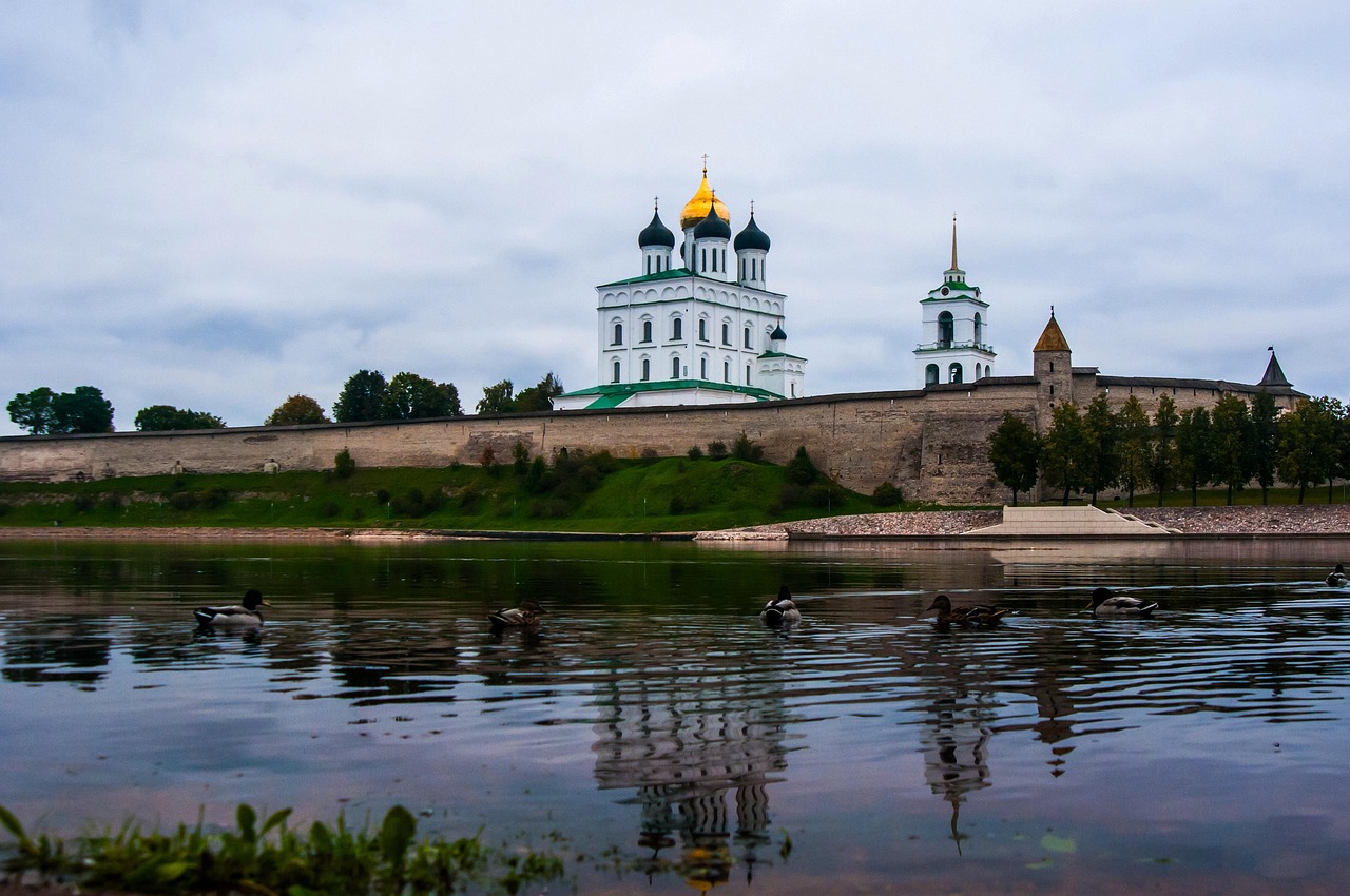 architecture, travel, water, river, tree, no one, chapel, dome, great, pskov, kremlin, pskov kremlin, autumn, reflection, the picturesque, tourism, landscape, sky, russia, daylight, nature, summer, cold, cold morning, trinity cathedral, history, cross, cathedral, church, monument, historical, historical architecture, dome of the cathedral, embankment, orthodox, religious, city, outdoors, horizontal, cloud