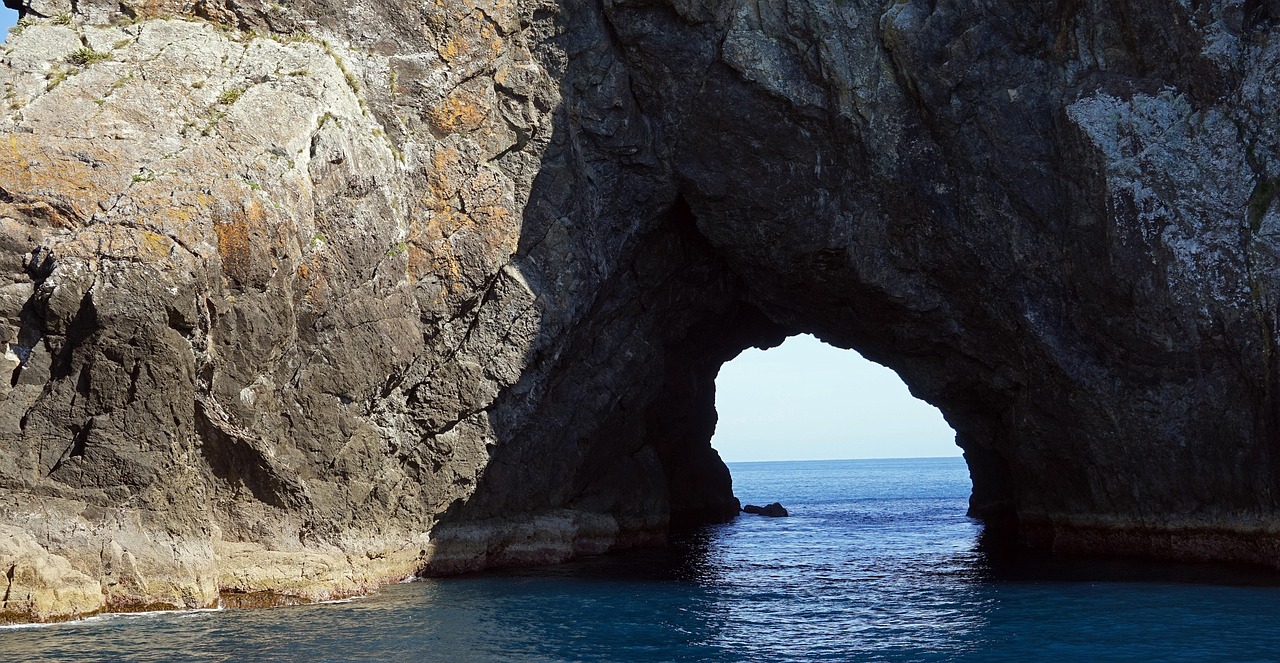 the hole in the rock, piercy island, new zealand, bay of islands, russell, piercy island, new zealand, new zealand, new zealand, new zealand, new zealand