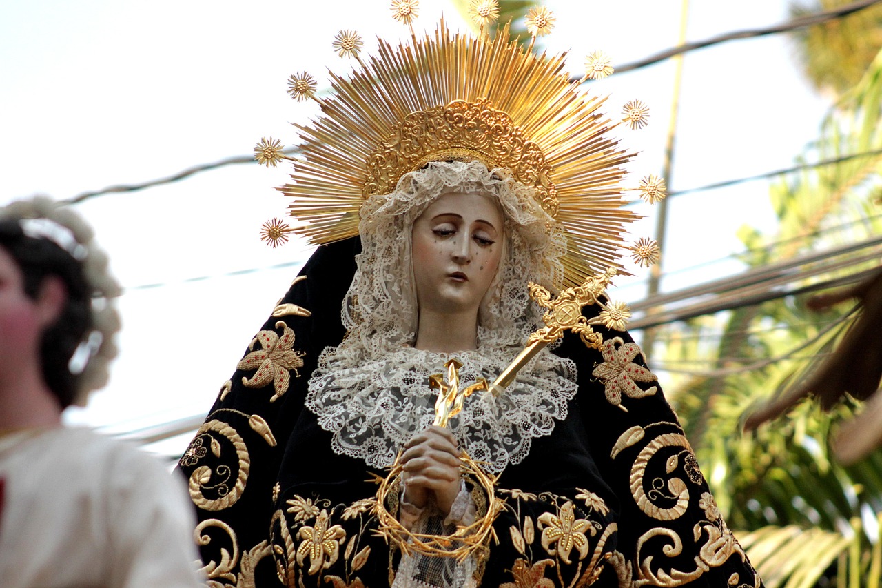 procession, virgin santo domingo guatemala, holy week in guatemala, virgin of the rosary