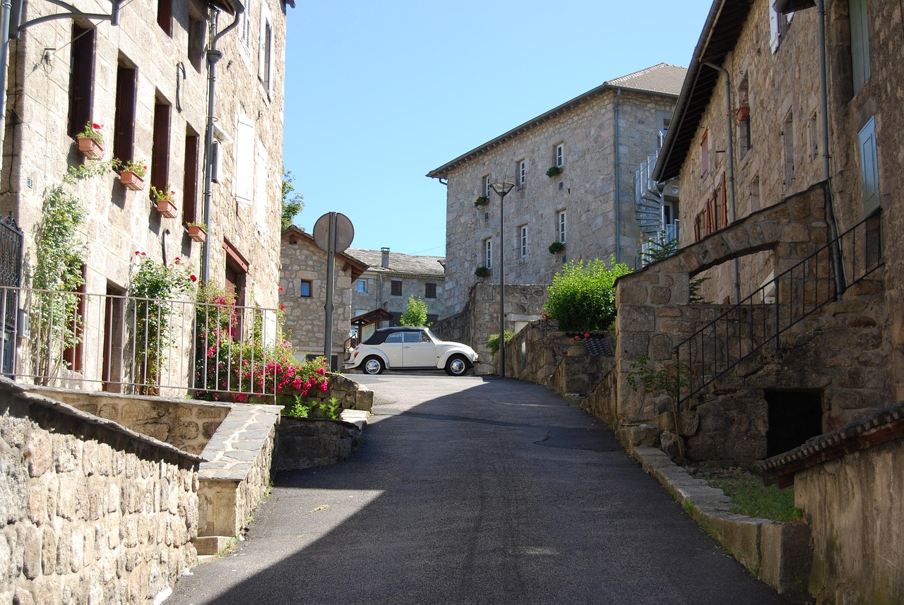 alley of tence, town, high loire