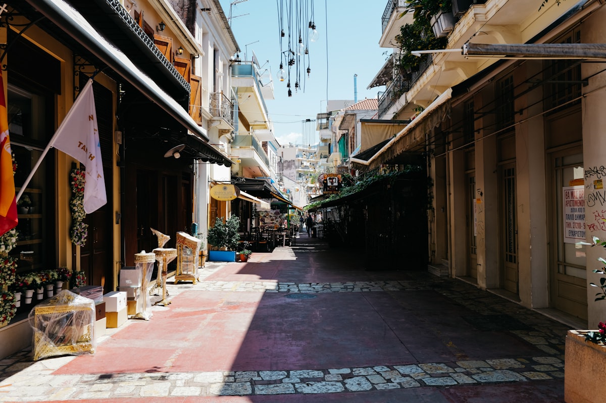 A narrow street in the city.