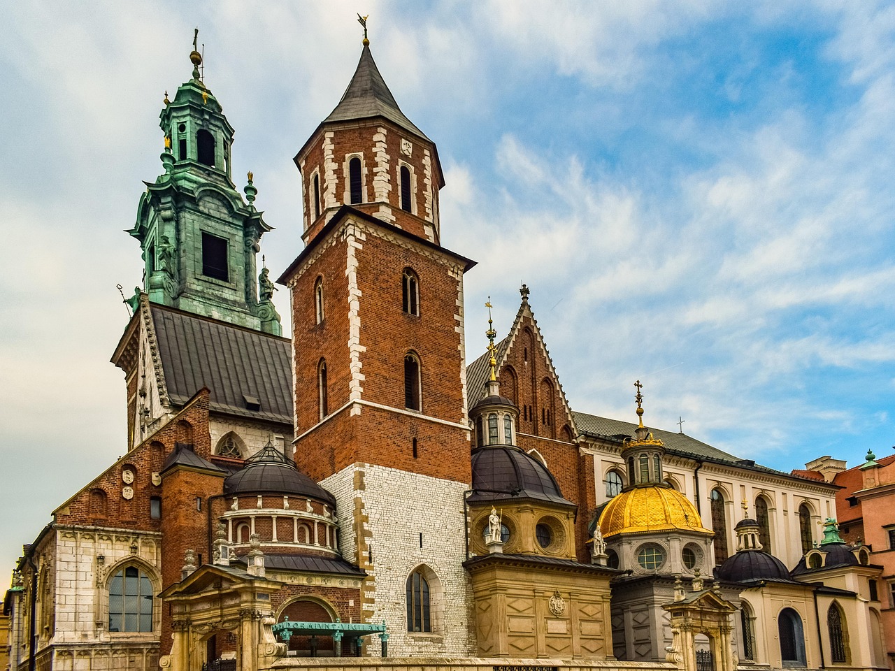 wawel castle, krakow, poland, architecture, monument, europe, tower, old, tourism, building, historical, nature, fortress, cathedral, sky