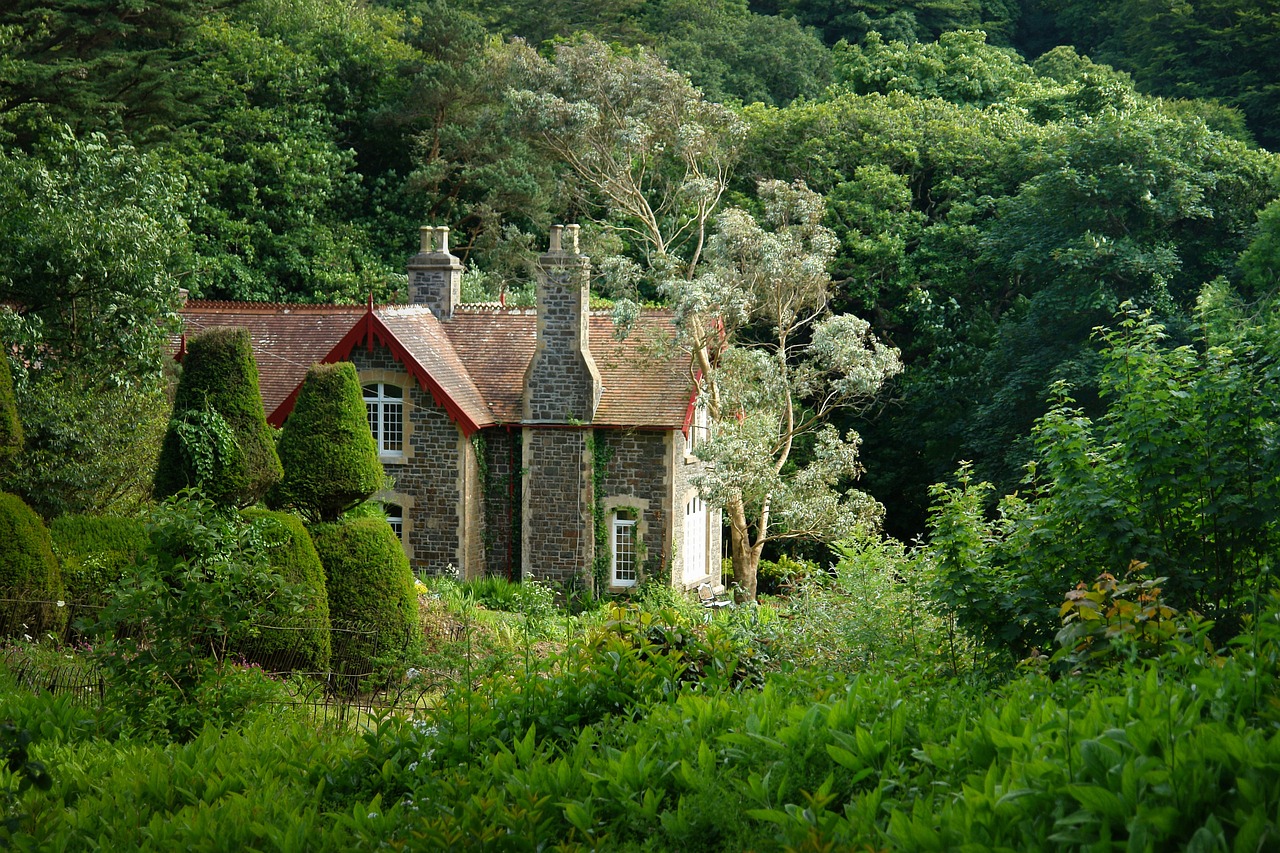 country house, villa, ingrown, lonely, england, british, building, mansion, house, architecture, mood, reside, holiday home, residence, estate, real estate, forest, trees, nature, green, landscape