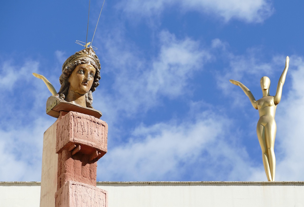 spain, figuerres, museum, dali, figueras, figure, golden, heaven, art, heads, face, sculpture, woman, head, catalonia