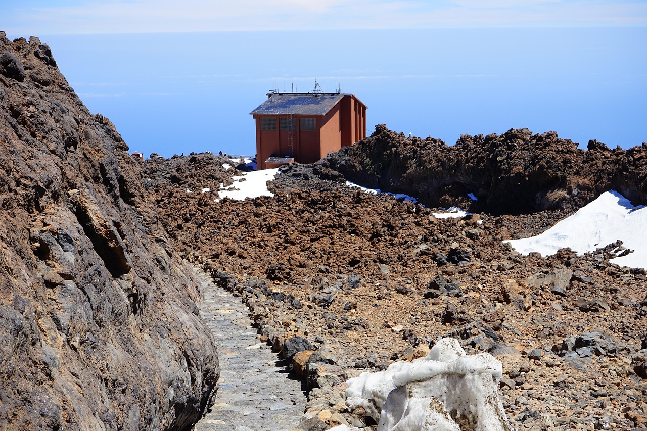 teide, descent, path, station, cable car station, cable car, teleférico del teide, house, hut, red, pico del teide, teyde, teide national park, tenerife, canary islands, lava fields, lava