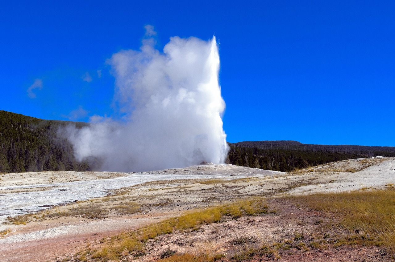 yellowstone's old faithful, upper, geyser, basin, yellowstone, national, park, wyoming, water, steam, fountain, geothermal, spring, blue sky, volcanic, spray, wet, sky, splashing, clouds, storm, splash, nature, white, hot, eruption, blue, blue storm