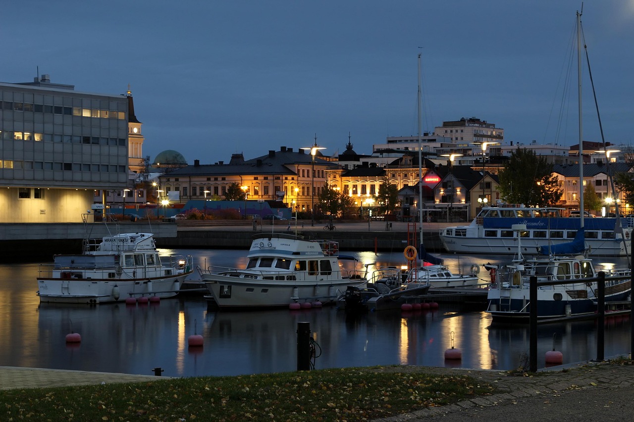marina, oulu, nature, finland, boats, ships, bay, harbor, water, reflections, buildings, city, cities, dusk, evening, outside