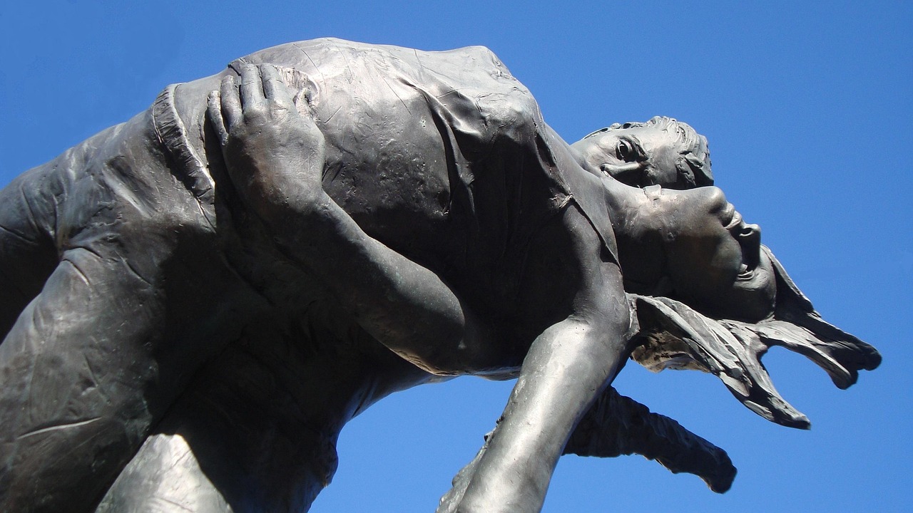 statue, dancers, art, male, female, memorial, blue memory