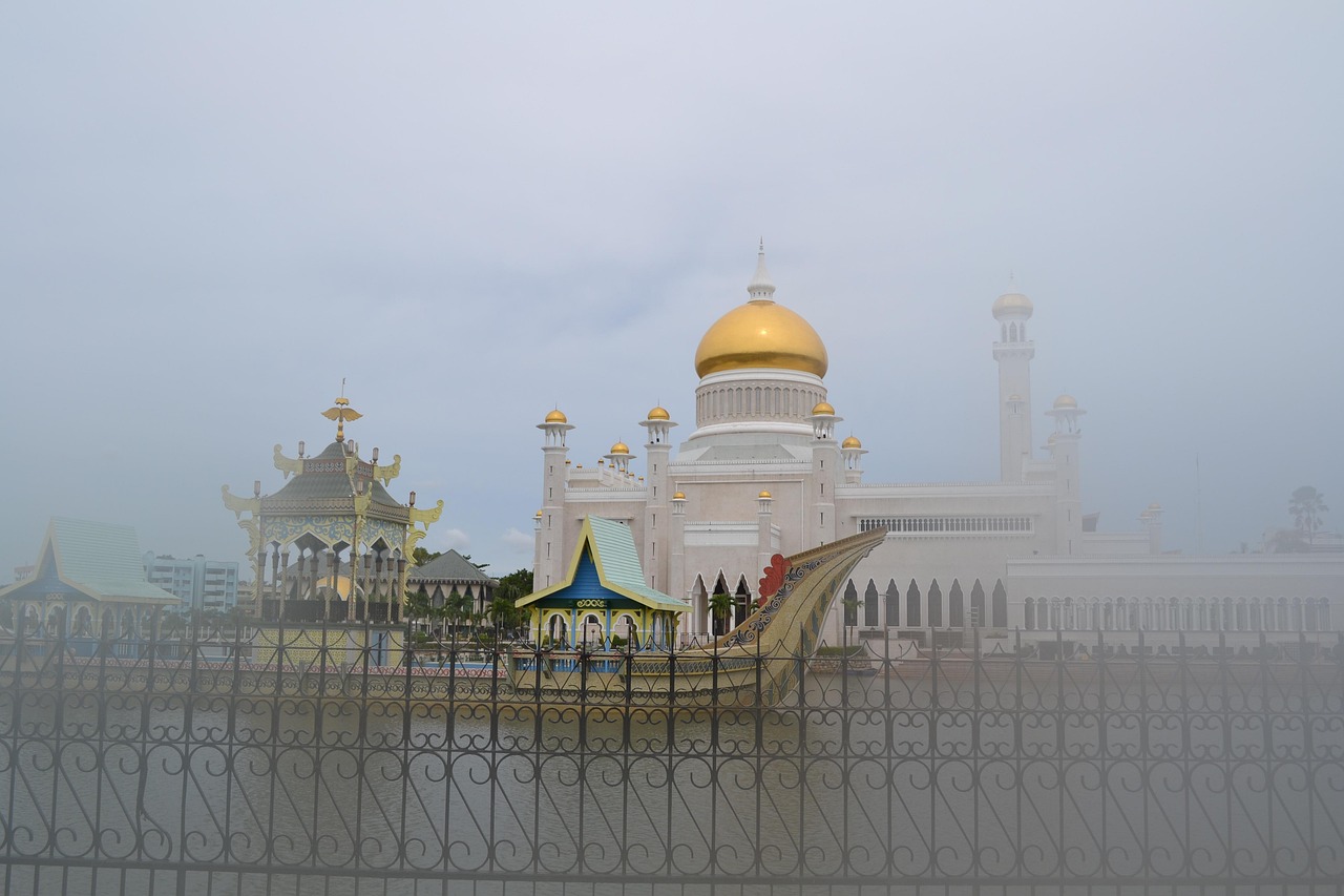 mosque, golden, brunei, bandar seri begawan, sultan omar ali saifuddien mosque, architecture, blue mosque, mosque, brunei, brunei, brunei, brunei, brunei
