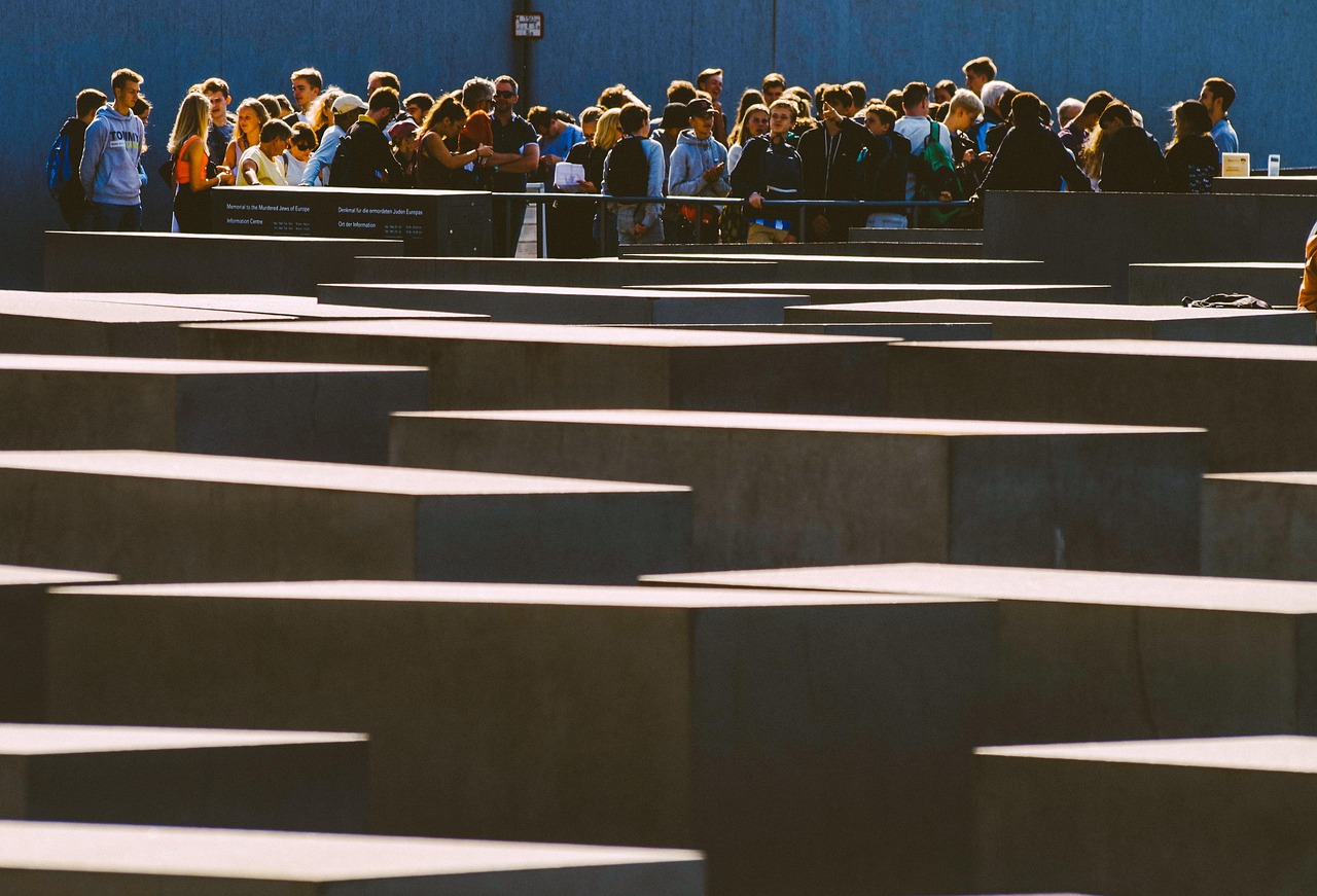 memorial, holocaust memorial, berlin, group, visitors, youthful, story, jews, germany, commemorate, memory