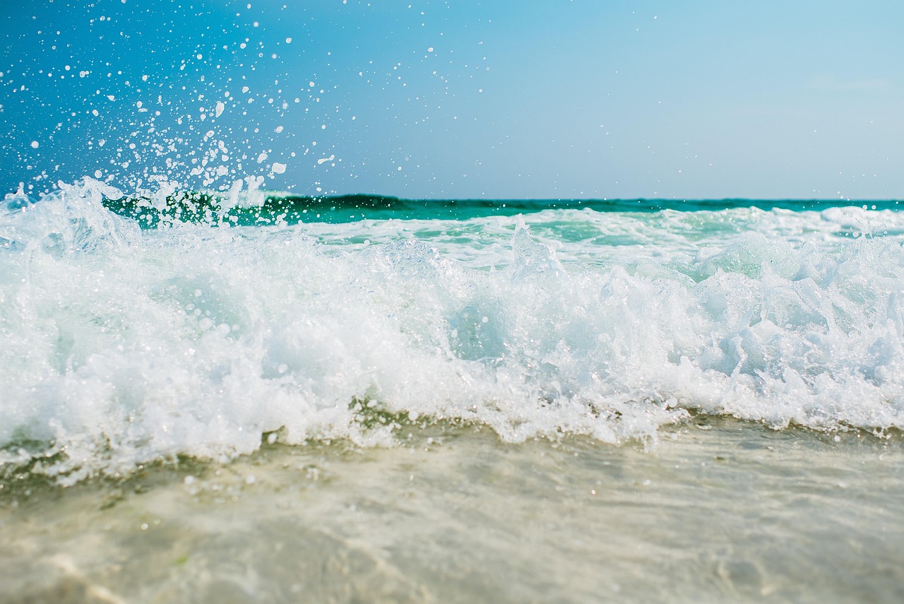 beach, foam, waves, splash, crashing, crashing waves, shore, seashore, sand, nature, sandy beach, sea, ocean, horizon, spume, seascape, spray, turquoise, water, wet