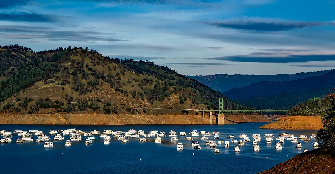 lake oroville, california, ships, boats, nature, landscape, mountains, scenic, sky, bridge, houseboats, leisure, recreation, panorama, vacation, holiday, outdoors, valley, forest, trees, woods, hdr, yacht basin, reservoir, tourism