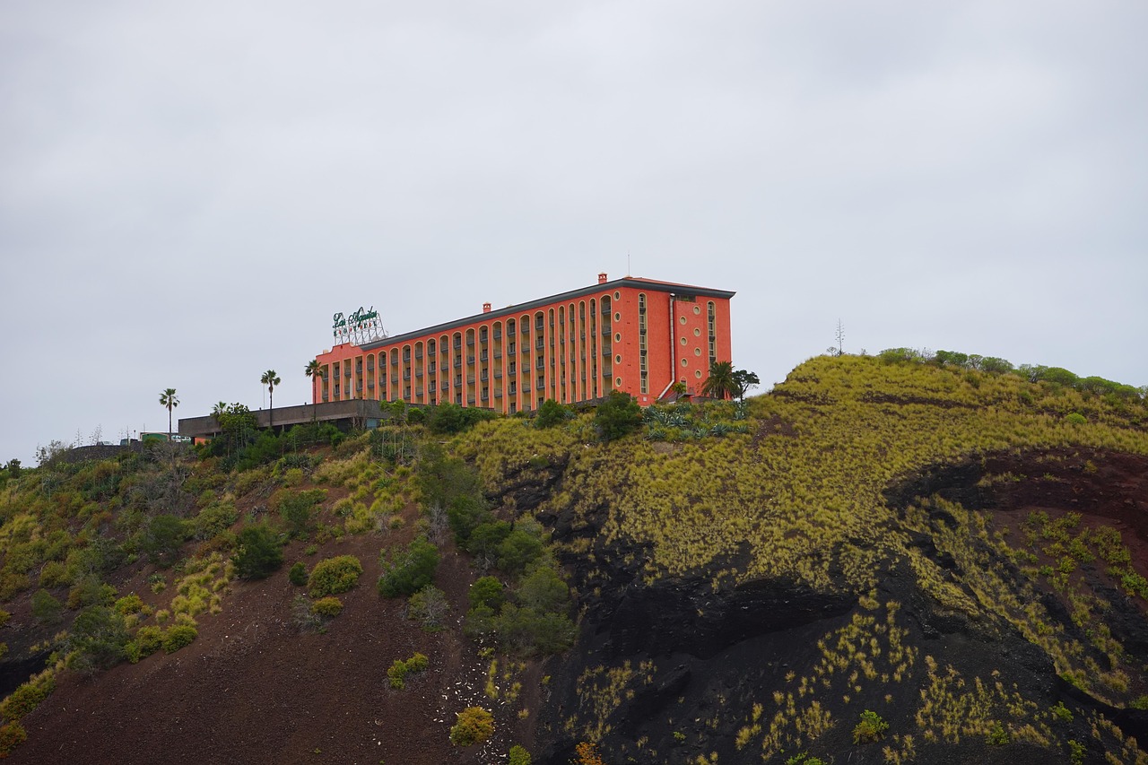 building, hotel, nature, mountain, red, hotel las aguilas, las aguilas, puerto de la cruz